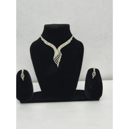 Leaf Design Crystal Necklace & Earrings