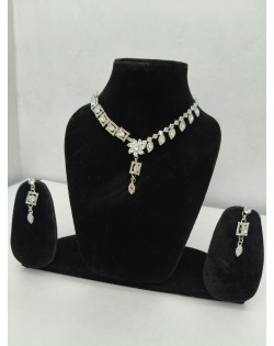 Elegant Floral Leaf Crystal Necklace Set
