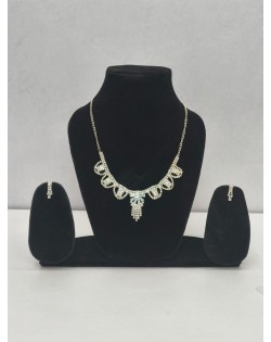 Graceful Crystal Leaf Necklace Set